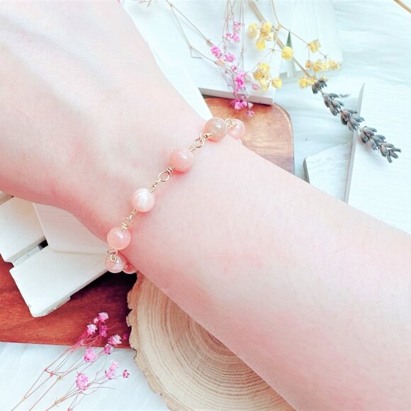 New Peach Moonstone Gold Bracelet - Picture 2 of 7